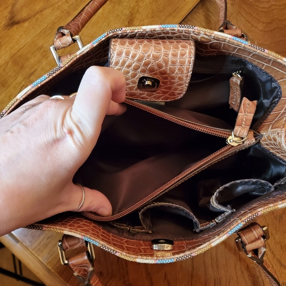 Liz Claiborne Faux Alligator Bag w Striped Fabric - Picture 4 of 10